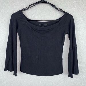 Forever 21 Stretch Scoop Neck Flared Sleeve Ribbed Pullover Top Black Small